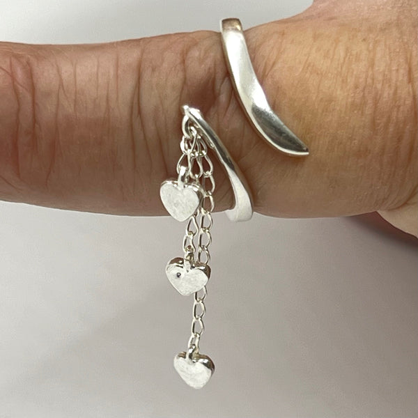 NEW! FUN RING WITH CHAIN AND EXTRA-MINI HEART CHARMS
