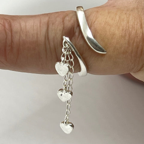 NEW! FUN RING WITH CHAIN AND EXTRA-MINI HEART CHARMS